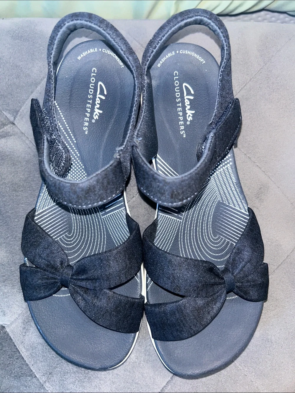 Women's Navy Bow Strap Clarks Sandals